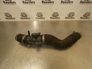 Gebruikte Intercooler Slang Ford EcoSport (JK8) 1.0 EcoBoost 12V 125 Prijs € 35,00 Margeregeling aangeboden door Autorecycling Reuvers B.V.