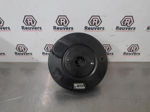 Gebruikte Rembooster Ford Focus 3 Wagon 1.0 Ti-VCT EcoBoost 12V 125 Prijs € 50,00 Margeregeling aangeboden door Autorecycling Reuvers B.V.