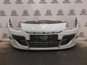 Gebruikte Bumper voor Renault Megane III Grandtour (KZ) 1.4 16V TCe 130 Prijs € 200,00 Margeregeling aangeboden door Autorecycling Reuvers B.V.