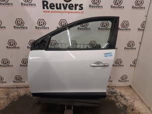 Gebruikte Portier 4Deurs links-voor Renault Megane III Grandtour (KZ) 1.4 16V TCe 130 Prijs € 225,00 Margeregeling aangeboden door Autorecycling Reuvers B.V.