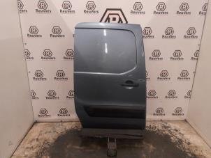 Gebruikte Schuifdeur rechts Peugeot Partner (GC/GF/GG/GJ/GK) 1.6 HDI 90 16V Prijs € 200,00 Margeregeling aangeboden door Autorecycling Reuvers B.V.