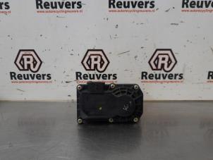 Gebruikte Gasklephuis Renault Megane III Grandtour (KZ) 1.4 16V TCe 130 Prijs € 25,00 Margeregeling aangeboden door Autorecycling Reuvers B.V.