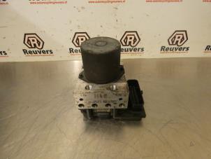 Gebruikte ABS Pomp Mercedes Sprinter 3,5t (906.63) 310 CDI 16V Prijs € 75,00 Margeregeling aangeboden door Autorecycling Reuvers B.V.