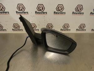 Gebruikte Buitenspiegel rechts Volkswagen Polo V (6R) 1.2 TDI 12V BlueMotion Prijs € 35,00 Margeregeling aangeboden door Autorecycling Reuvers B.V.