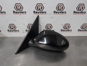 Gebruikte Spiegel Buiten links BMW 1 serie (E87/87N) 116i 1.6 16V Prijs € 30,00 Margeregeling aangeboden door Autorecycling Reuvers B.V.