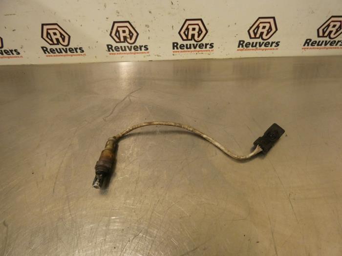 Lambda Sonde van een Peugeot 208 I (CA/CC/CK/CL) 1.2 Vti 12V PureTech 82 2014