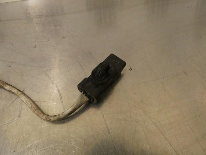 Lambda Sonde van een Peugeot 208 I (CA/CC/CK/CL) 1.2 Vti 12V PureTech 82 2014