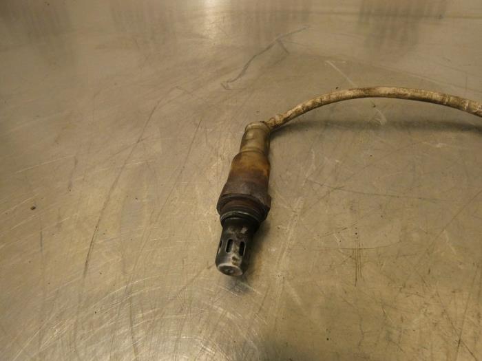 Lambda Sonde van een Peugeot 208 I (CA/CC/CK/CL) 1.2 Vti 12V PureTech 82 2014