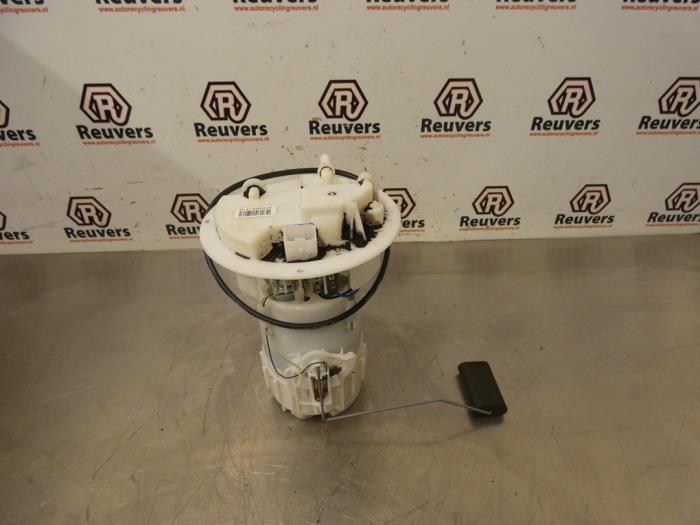 Gebruikte Tank element Pomp Peugeot 208 I (CA/CC/CK/CL) 1.2 Vti 12V PureTech 82 Prijs € 35,00 Margeregeling aangeboden door Autorecycling Reuvers B.V.