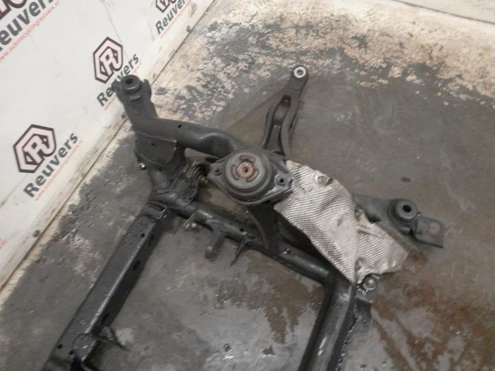 Subframe van een Mercedes-Benz R (W251) 3.0 320 CDI 24V 4-Matic 2011