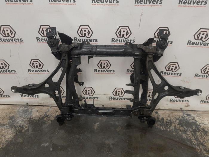 Subframe van een Mercedes-Benz R (W251) 3.0 320 CDI 24V 4-Matic 2011