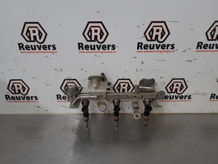 Gebruikte Galerij (Injectie) Renault Clio IV (5R) 0.9 Energy TCE 90 12V Prijs € 35,00 Margeregeling aangeboden door Autorecycling Reuvers B.V.