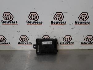 Gebruikte Bodycontrol Module Renault Clio IV (5R) 0.9 Energy TCE 90 12V Prijs € 40,00 Margeregeling aangeboden door Autorecycling Reuvers B.V.