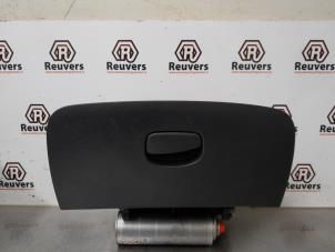 Gebruikte Dashboardkastje Renault Clio IV (5R) 0.9 Energy TCE 90 12V Prijs € 25,00 Margeregeling aangeboden door Autorecycling Reuvers B.V.