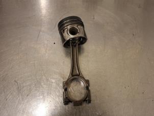 Gebruikte Zuiger Volkswagen Caddy III (2KA,2KH,2CA,2CH) 1.6 TDI 16V Prijs € 50,00 Margeregeling aangeboden door Autorecycling Reuvers B.V.