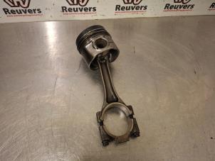 Gebruikte Zuiger Volkswagen Caddy III (2KA,2KH,2CA,2CH) 1.6 TDI 16V Prijs € 50,00 Margeregeling aangeboden door Autorecycling Reuvers B.V.