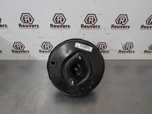 Gebruikte Rembol Renault Clio IV (5R) 0.9 Energy TCE 90 12V Prijs € 30,00 Margeregeling aangeboden door Autorecycling Reuvers B.V.