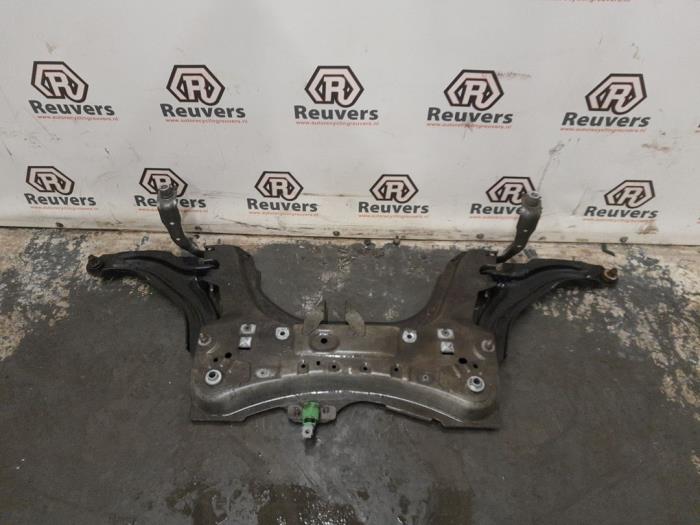 Gebruikte Subframe Renault Clio IV (5R) 0.9 Energy TCE 90 12V Prijs € 50,00 Margeregeling aangeboden door Autorecycling Reuvers B.V.
