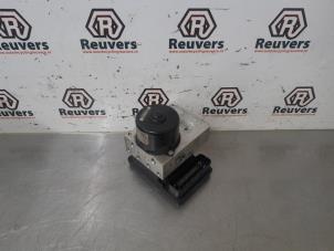 Gebruikte ABS Pomp Mercedes C Combi (S203) 1.8 C-180K 16V Prijs € 75,00 Margeregeling aangeboden door Autorecycling Reuvers B.V.