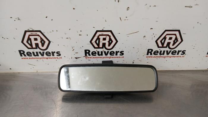 Gebruikte Binnenspiegel Peugeot 108 1.0 12V Prijs € 15,00 Margeregeling aangeboden door Autorecycling Reuvers B.V.