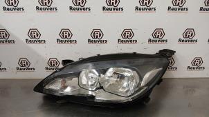Gebruikte Koplamp links Peugeot 308 SW (L4/L9/LC/LJ/LR) 1.2 12V e-THP PureTech 110 Prijs € 175,00 Margeregeling aangeboden door Autorecycling Reuvers B.V.