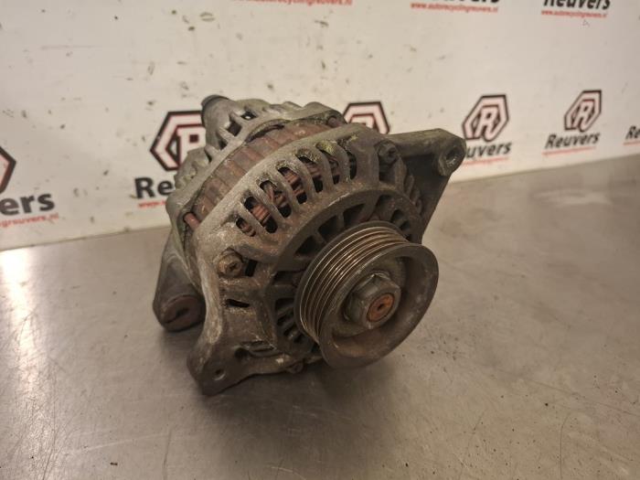 Gebruikte Dynamo Honda Jazz (GD/GE2/GE3) 1.2 i-DSi Prijs € 35,00 Margeregeling aangeboden door Autorecycling Reuvers B.V.