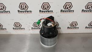 Gebruikte Aanjager Peugeot 308 SW (L4/L9/LC/LJ/LR) 1.2 12V e-THP PureTech 110 Prijs € 75,00 Margeregeling aangeboden door Autorecycling Reuvers B.V.