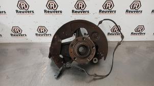 Gebruikte Fusee rechts-voor Peugeot 308 SW (L4/L9/LC/LJ/LR) 1.2 12V e-THP PureTech 110 Prijs € 35,00 Margeregeling aangeboden door Autorecycling Reuvers B.V.