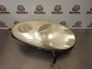 Gebruikte Rechter Koplamp Nissan Micra (K12) 1.2 16V Prijs € 30,00 Margeregeling aangeboden door Autorecycling Reuvers B.V.