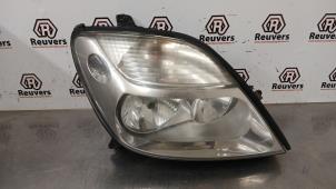 Gebruikte Koplamp rechts Renault Scénic I (JA) 1.6 16V Prijs € 25,00 Margeregeling aangeboden door Autorecycling Reuvers B.V.