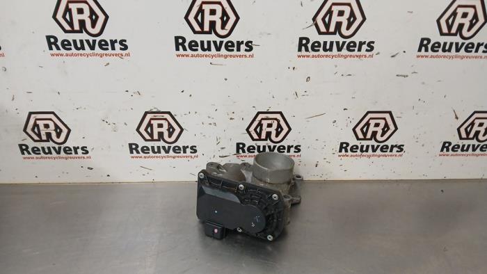 Gebruikte Gasklephuis Renault Modus/Grand Modus (JP) 1.2 16V Prijs € 35,00 Margeregeling aangeboden door Autorecycling Reuvers B.V.