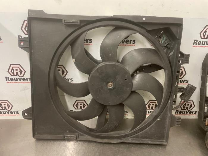 Gebruikte Fan Radiateur Fiat 500 (312) 1.2 Prijs € 50,00 Margeregeling aangeboden door Autorecycling Reuvers B.V.