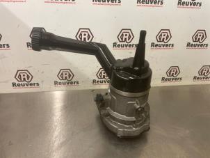 Gebruikte Servopomp Peugeot 308 (4A/C) 1.4 VTI 16V Prijs € 75,00 Margeregeling aangeboden door Autorecycling Reuvers B.V.