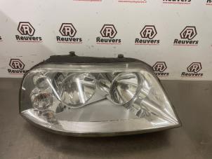Gebruikte Rechter Koplamp Volkswagen Sharan (7M8/M9/M6) 1.9 TDI 130 Prijs € 25,00 Margeregeling aangeboden door Autorecycling Reuvers B.V.