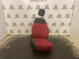 Gebruikte Voorstoel rechts Fiat Panda/Pandina (312) 0.9 TwinAir 65 Prijs € 100,00 Margeregeling aangeboden door Autorecycling Reuvers B.V.