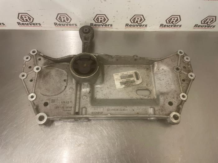 Gebruikte Subframe Volkswagen Caddy III (2KA,2KH,2CA,2CH) 2.0 SDI Prijs € 50,00 Margeregeling aangeboden door Autorecycling Reuvers B.V.