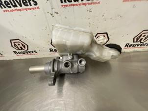 Gebruikte Hoofdremcilinder Ford Focus 3 1.0 Ti-VCT EcoBoost 12V 125 Prijs € 25,00 Margeregeling aangeboden door Autorecycling Reuvers B.V.