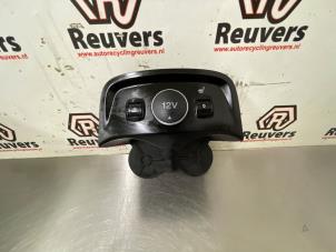 Gebruikte Schakelaar Stoelverwarming Ford Focus 3 1.0 Ti-VCT EcoBoost 12V 125 Prijs € 20,00 Margeregeling aangeboden door Autorecycling Reuvers B.V.