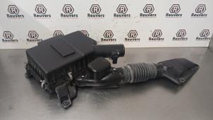 Gebruikte Luchtfilterhuis Mitsubishi Outlander (GF/GG) 2.4 16V 4x4 Prijs € 40,00 Margeregeling aangeboden door Autorecycling Reuvers B.V.