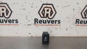Gebruikte ESP Schakelaar Mitsubishi Outlander (GF/GG) 2.4 16V 4x4 Prijs € 10,00 Margeregeling aangeboden door Autorecycling Reuvers B.V.