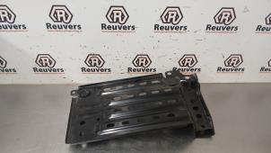 Gebruikte Accubak Mitsubishi Outlander (GF/GG) 2.4 16V 4x4 Prijs € 15,00 Margeregeling aangeboden door Autorecycling Reuvers B.V.