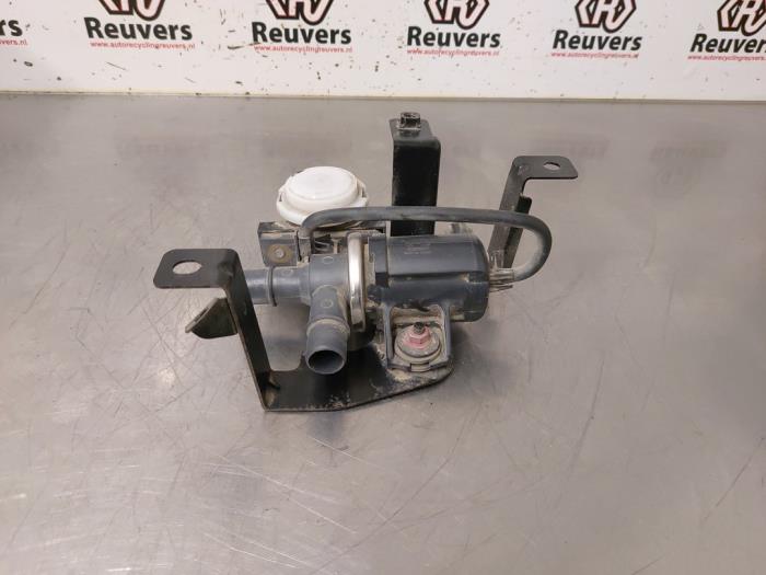 Gebruikte Waterpomp Mitsubishi Outlander (GF/GG) 2.4 16V 4x4 Prijs € 75,00 Margeregeling aangeboden door Autorecycling Reuvers B.V.