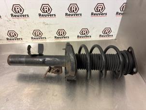 Gebruikte Mac Phersonpoot links-voor Ford C-Max (DXA) 1.0 Ti-VCT EcoBoost 12V 125 Prijs € 35,00 Margeregeling aangeboden door Autorecycling Reuvers B.V.