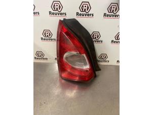 Gebruikte Achterlicht links Renault Twingo II (CN) 1.2 16V Prijs € 25,00 Margeregeling aangeboden door Autorecycling Reuvers B.V.