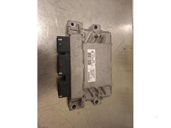 Gebruikte Computer Motormanagement Renault Twingo II (CN) 1.2 16V Prijs € 50,00 Margeregeling aangeboden door Autorecycling Reuvers B.V.
