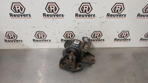 Gebruikte Versnellingsbak Steun Kia Soul I (AM) 1.6 CRDi 16V Prijs € 25,00 Margeregeling aangeboden door Autorecycling Reuvers B.V.