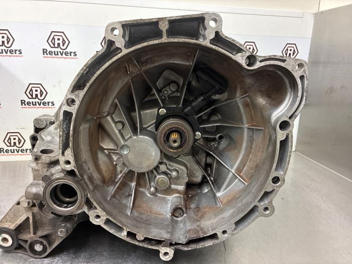 Versnellingsbak van een Ford Focus 3 1.6 Ti-VCT 16V 105 2011
