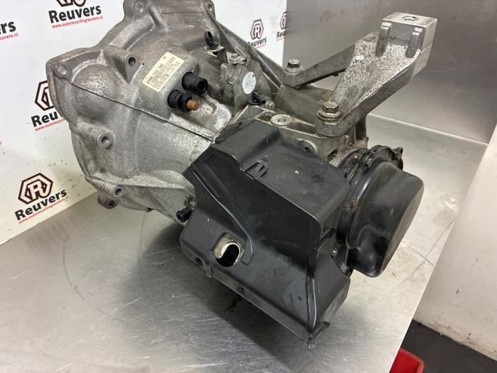 Versnellingsbak van een Ford Focus 3 1.6 Ti-VCT 16V 105 2011