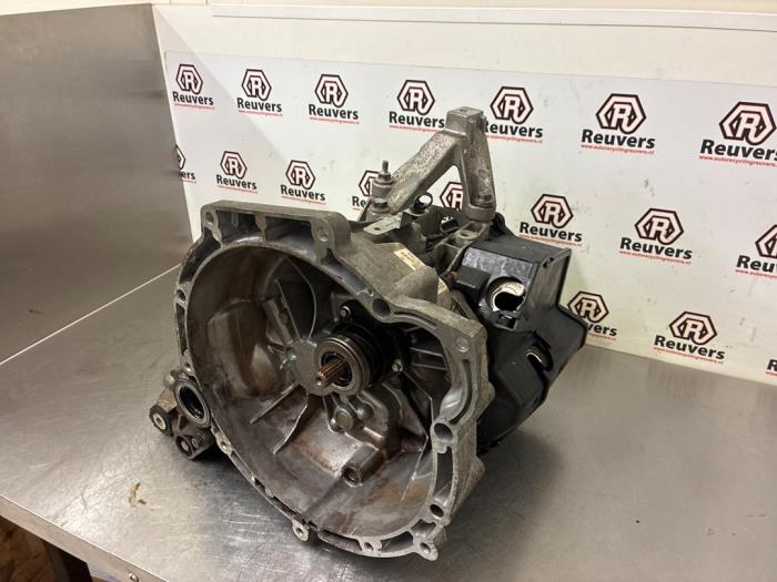 Versnellingsbak van een Ford Focus 3 1.6 Ti-VCT 16V 105 2011