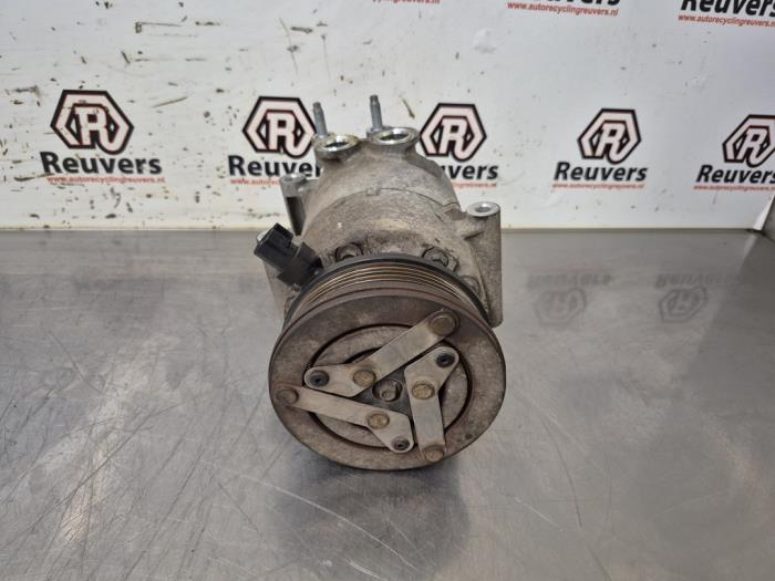 Gebruikte Aircopomp Ford Focus 3 1.6 Ti-VCT 16V 105 Prijs € 60,00 Margeregeling aangeboden door Autorecycling Reuvers B.V.